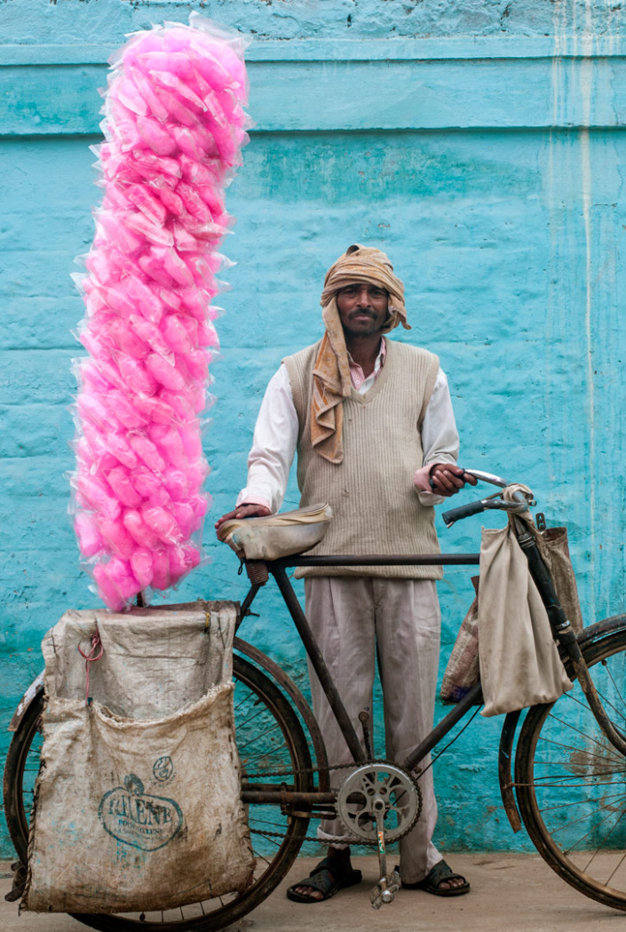 A cycling cotton candy salesman in North India