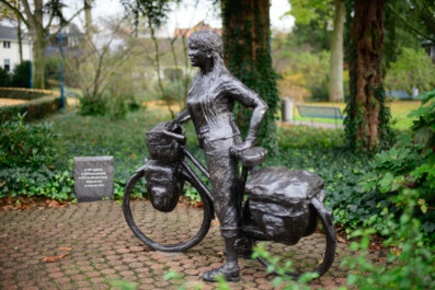 bicycle-touring-statue-netherlands