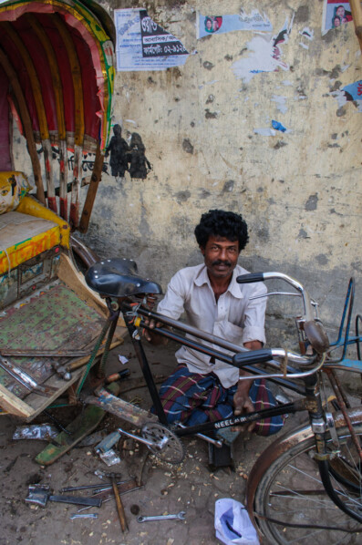 bangladesh-rickshaw-mechanic