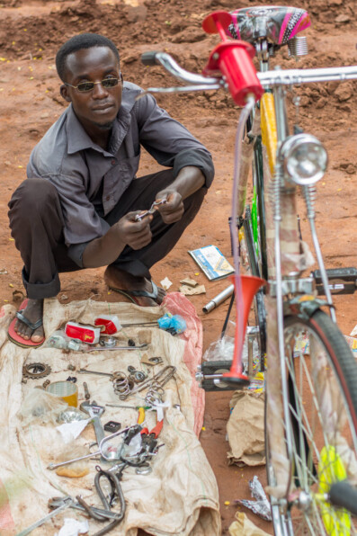 Malawi-bicycle-mechanic